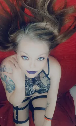 OnlyFans cuenta doraonthehunt header 2