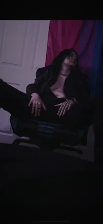 OnlyFans account  internetmami header 2