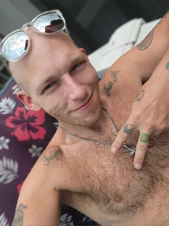 OnlyFans cuenta u425339723 header 2