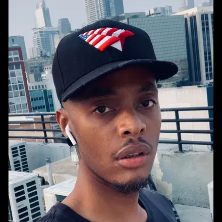 OnlyFans account  creatoriv avatar 1