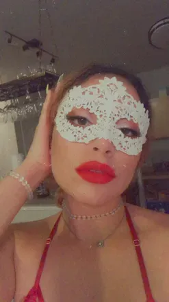 OnlyFans account  royaa_ avatar 1