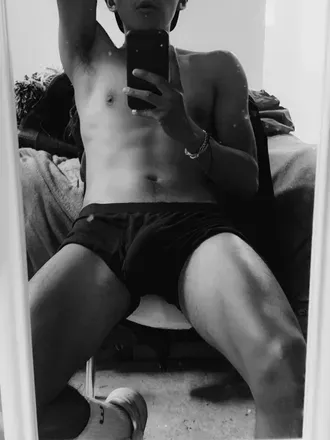 OnlyFans account  prboy33 avatar 1