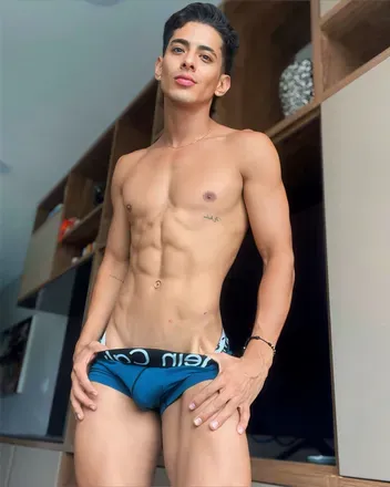 OnlyFans cuenta alejom1 avatar 1