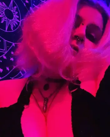 OnlyFans account  roxy_bliss avatar 1