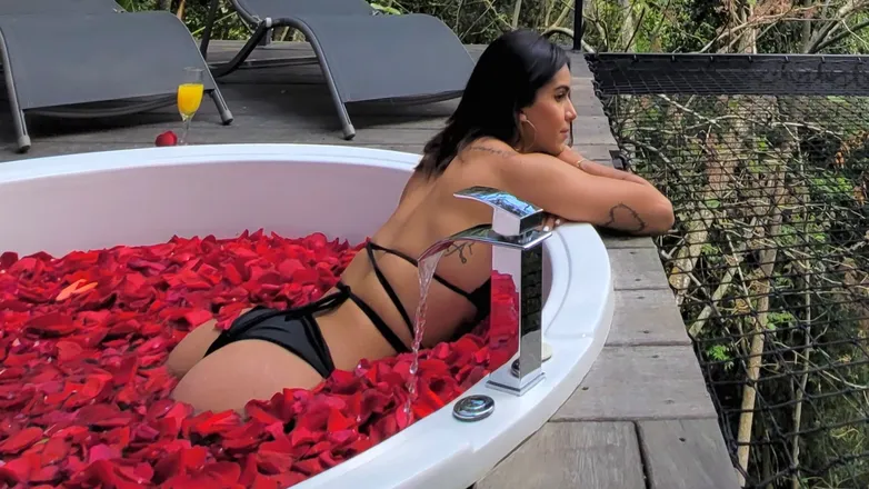 OnlyFans cuenta luzquintero header 2