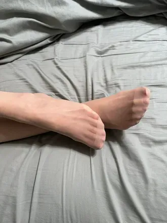OnlyFans cuenta nylonsandfeet header 2