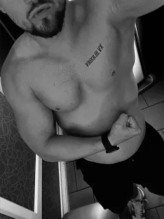 OnlyFans account  ryan_phillippe header 2