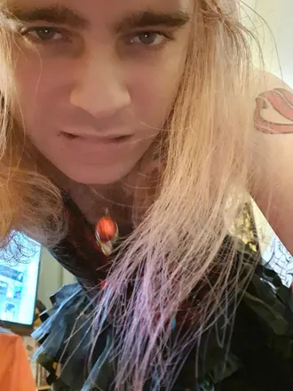 OnlyFans cuenta waifulover69 header 2