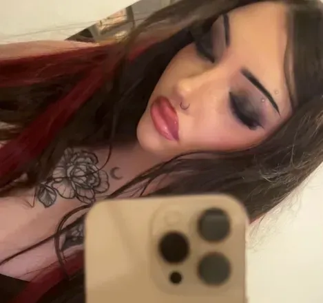 OnlyFans account  xkiaramoon avatar 1