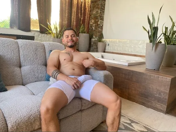 OnlyFans account  quintero21 header 2