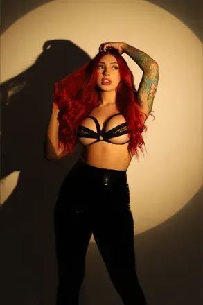 OnlyFans account  ariel_allen header 2