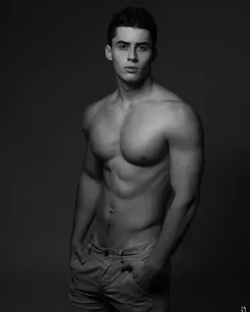 OnlyFans cuenta suggestiveboy69 header 2