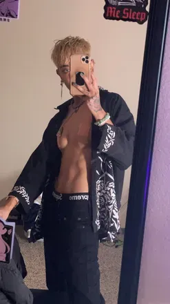 OnlyFans cuenta dammitmocki avatar 1