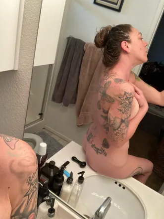 OnlyFans account  birdeebee header 2