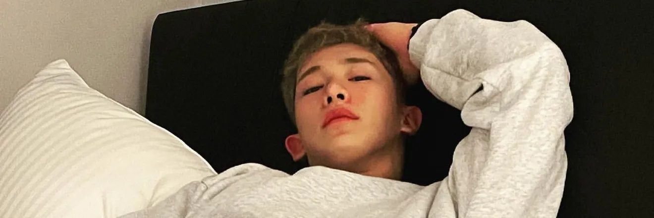 OnlyFans cuenta v_9584 header 2