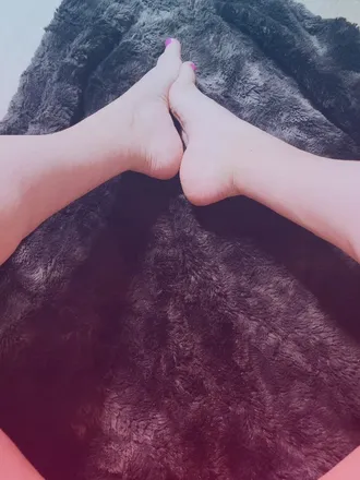 OnlyFans cuenta queenhappyfeet header 2