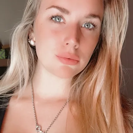 OnlyFans cuenta goldengirl95 header 2