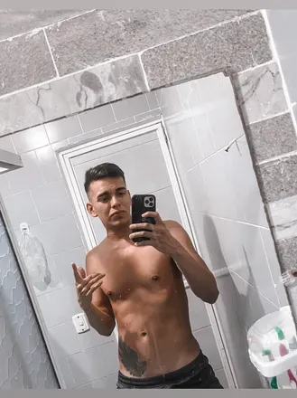 OnlyFans cuenta adrianoquendo avatar 1
