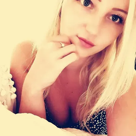 OnlyFans cuenta realcharlotte header 2