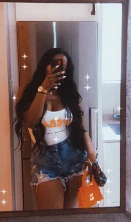 OnlyFans account  monaee98 avatar 1