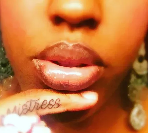 OnlyFans cuenta mistress_naya header 2