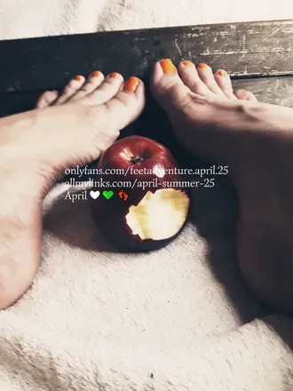 OnlyFans cuenta feetadventure.april.25 avatar 1