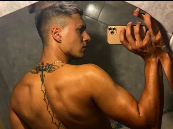 OnlyFans account  ivvor avatar 1