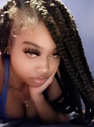 OnlyFans cuenta exoticpetiteshi header 2