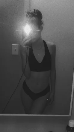 OnlyFans cuenta gabi_syn header 2