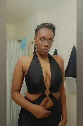 OnlyFans cuenta nieceyy2k25 avatar 1