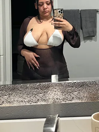 OnlyFans account  prettyyfantasy header 2