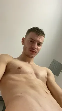 OnlyFans cuenta adrianyours69 avatar 1