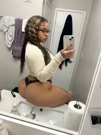 OnlyFans cuenta foreignshitonlyy avatar 1