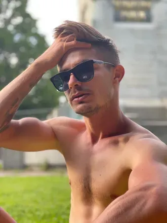 OnlyFans account  u223102605 avatar 1