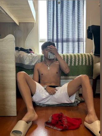 OnlyFans cuenta ale_xxxcxxx header 2