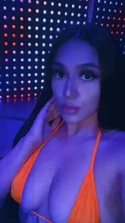 OnlyFans cuenta itsssmeee3 header 2