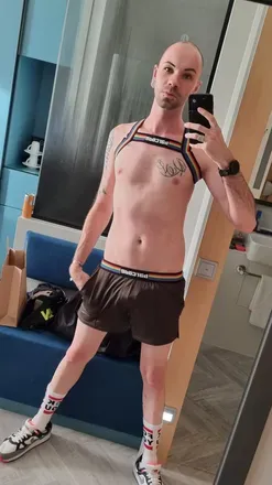 OnlyFans cuenta swissgayzh header 2
