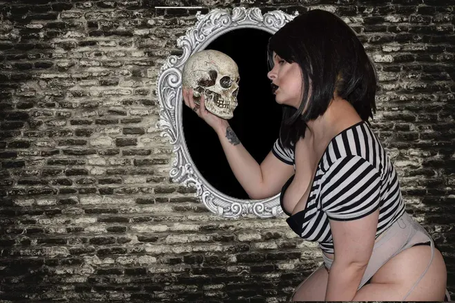 OnlyFans cuenta raven_mortis_modeling avatar 1