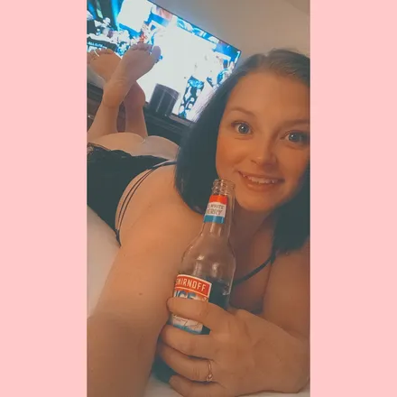 OnlyFans cuenta hotwifee97 header 2