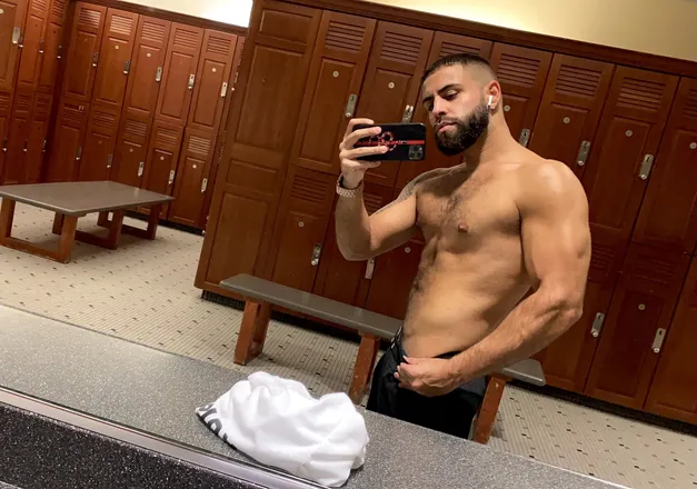 OnlyFans cuenta d_leon30 header 2