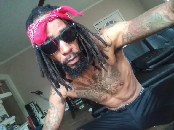 OnlyFans cuenta skinnylongstroke85 header 2