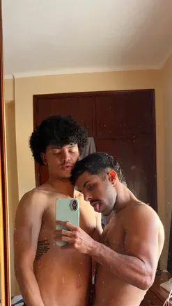 OnlyFans cuenta xisvidiocouple avatar 1