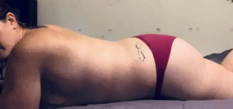 OnlyFans cuenta mamacourtie header 2
