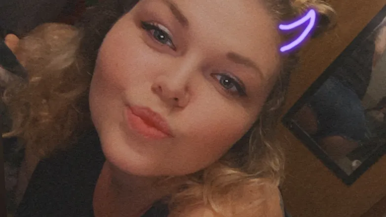 OnlyFans cuenta sexystonermommy header 2