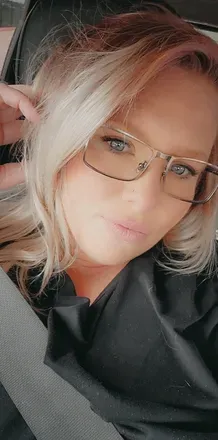 OnlyFans account  riggerswife avatar 1