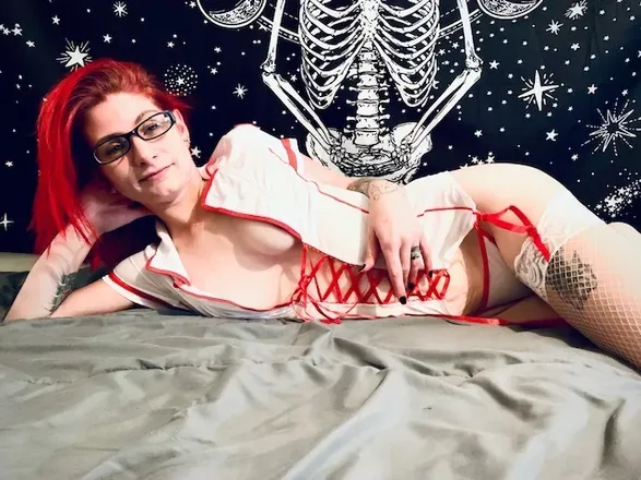 OnlyFans cuenta foxyredhead18 header 2