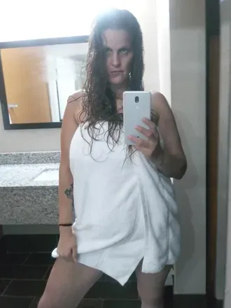 OnlyFans cuenta stephanymarie32 header 2