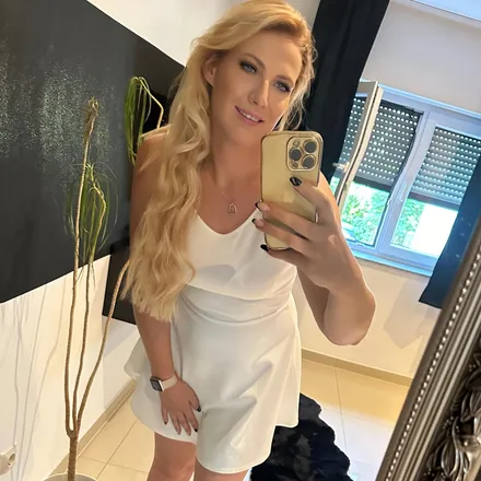 OnlyFans cuenta juliawinter_vip previous_avatars_1 3
