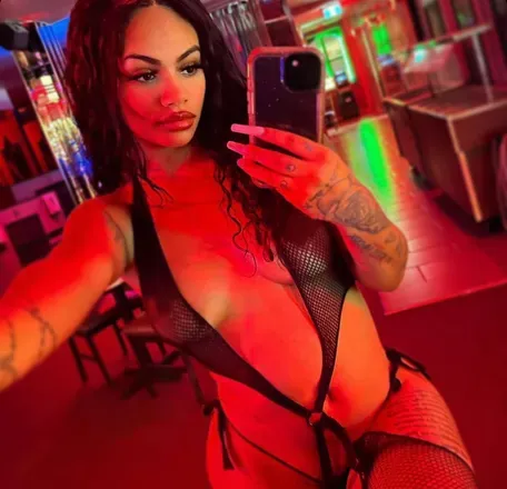 OnlyFans account  itsarmaniirose avatar 1
