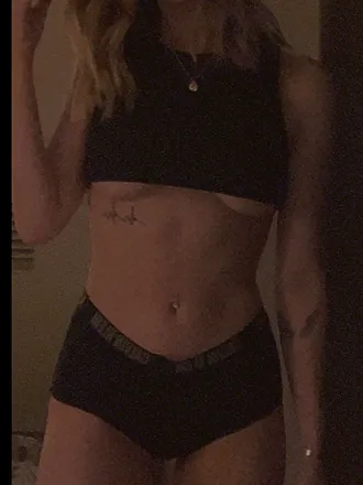 OnlyFans cuenta luxkendall header 2
